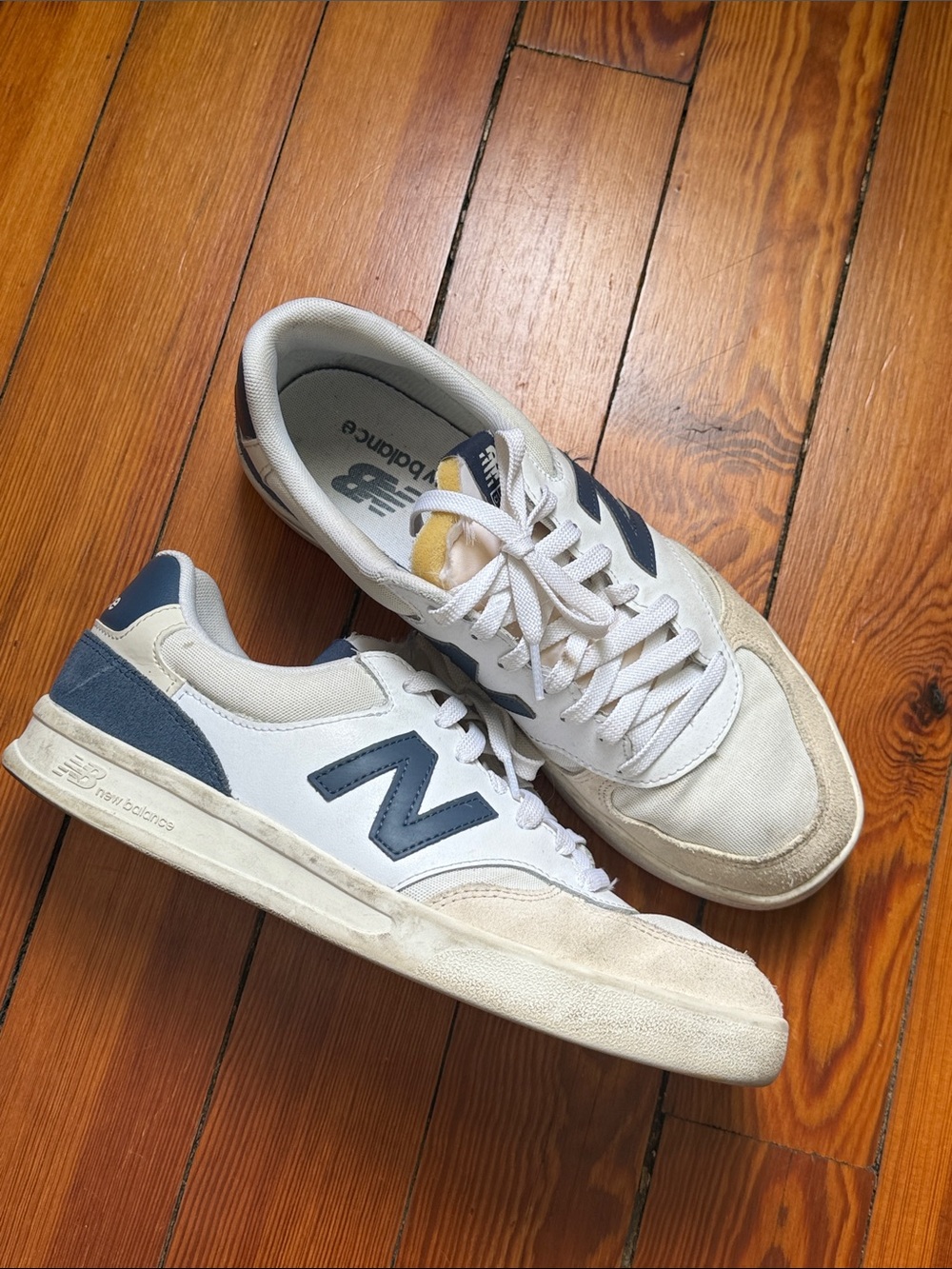 New Balance Men's White and Navy Low-Top Sneakers
